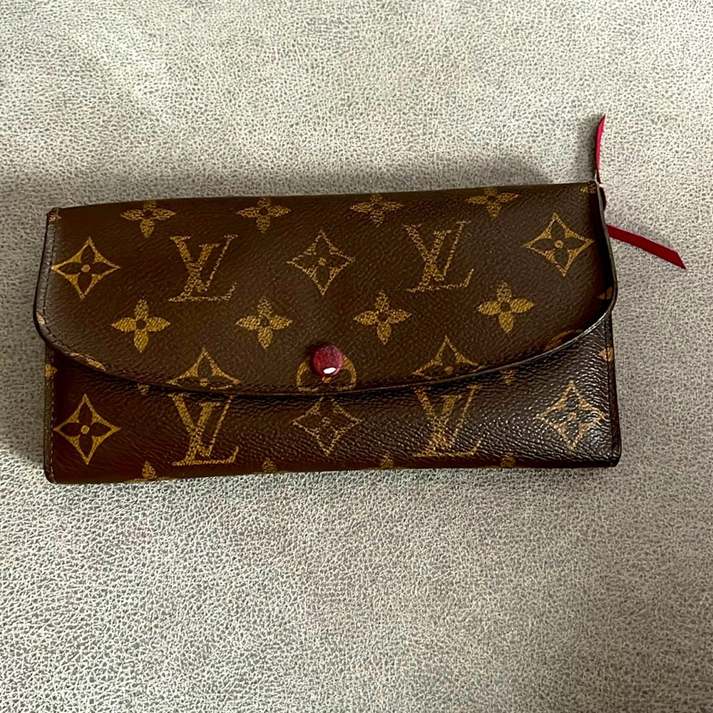 Louis Vuitton, Sara wallet